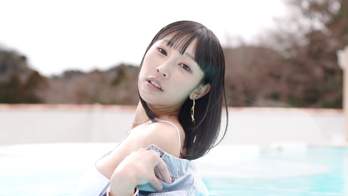 白浜果歩 デビュー作品